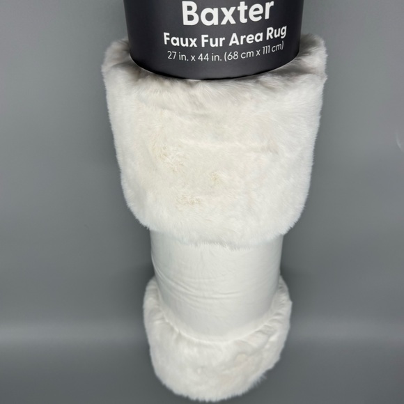 NEW KOOLABURRA by UGG Faux Fur KB WHITE Baxter Area Rug 27”x44” Fluffy Soft - Picture 5 of 5